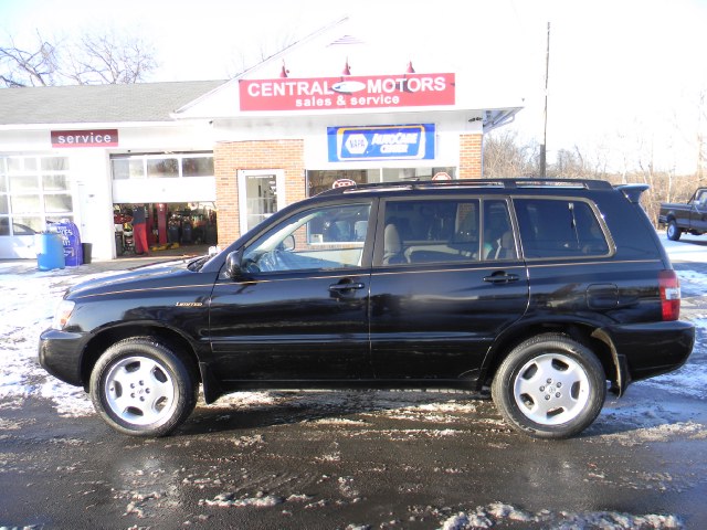2006 Toyota Highlander 4dr V6 4WD Limited w/3rd Row, available for sale in Southborough, Massachusetts | M&M Vehicles Inc dba Central Motors. Southborough, Massachusetts