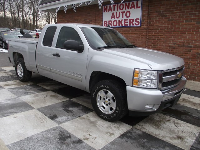 2011 Chevrolet Silverado 1500 4WD Ext Cab LT, available for sale in Waterbury, Connecticut | National Auto Brokers, Inc.. Waterbury, Connecticut