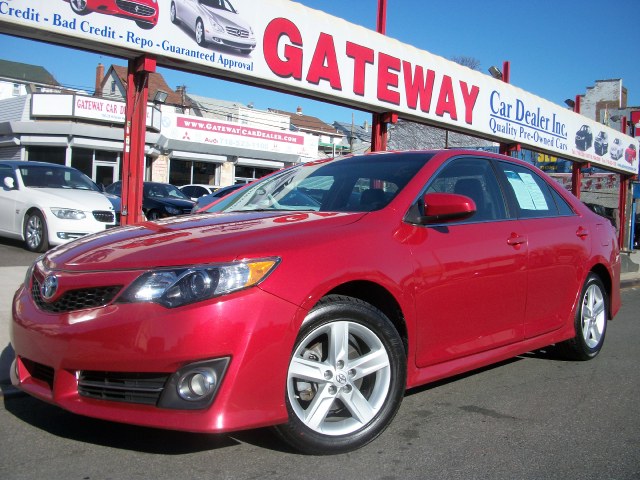 2013 Toyota Camry 4dr Sdn I4 Auto SE (Natl), available for sale in Jamaica, New York | Gateway Car Dealer Inc. Jamaica, New York