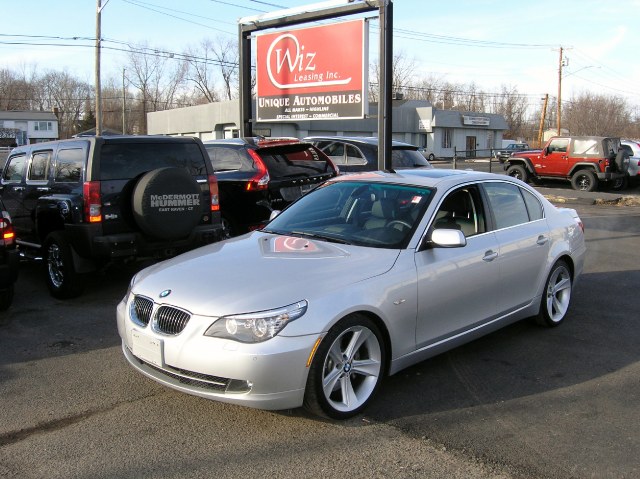 2009 BMW 5 Series 4dr Sdn 550i RWD, available for sale in Stratford, Connecticut | Wiz Leasing Inc. Stratford, Connecticut