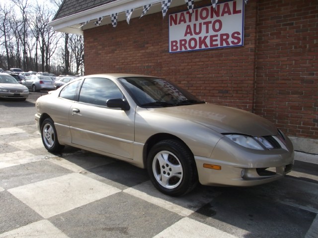 2005 Pontiac Sunfire 2dr Cpe, available for sale in Waterbury, Connecticut | National Auto Brokers, Inc.. Waterbury, Connecticut