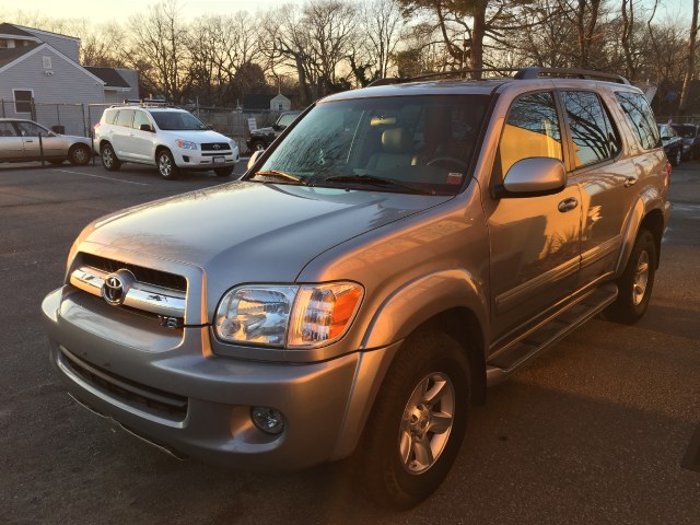 2005 Toyota Sequoia 4dr SR5 4WD, available for sale in Huntington Station, New York | Huntington Auto Mall. Huntington Station, New York