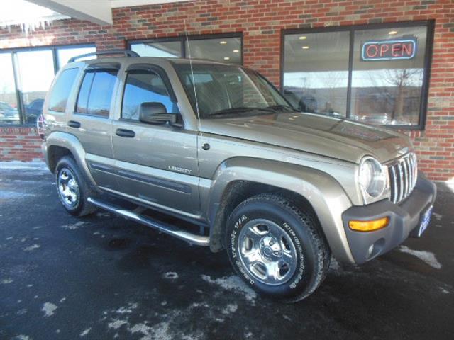 2004 Jeep Liberty 4wd 4d Wagon Sport, available for sale in Naugatuck, Connecticut | J&M Automotive Sls&Svc LLC. Naugatuck, Connecticut