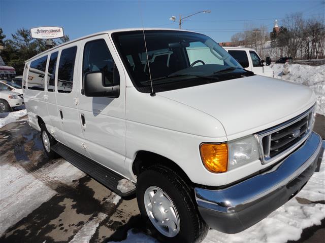 2005 Ford Econoline Wagon xlt, available for sale in Berlin, Connecticut | International Motorcars llc. Berlin, Connecticut