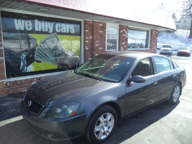 2006 Nissan Altima 4dr Sdn I4 Auto 2.5 S, available for sale in Naugatuck, Connecticut | Riverside Motorcars, LLC. Naugatuck, Connecticut