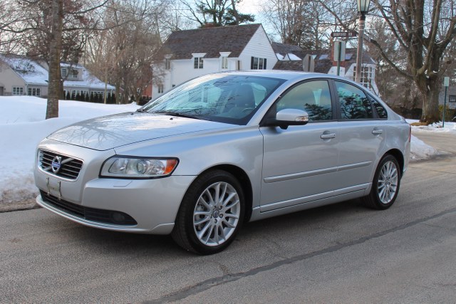2011 Volvo S40 4dr Sdn, available for sale in Great Neck, New York | Great Neck Car Buyers & Sellers. Great Neck, New York