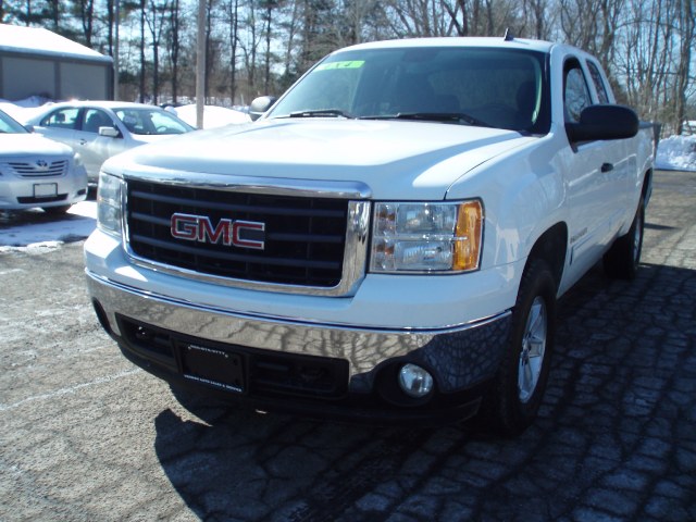 2008 GMC Sierra 1500 4WD Ext Cab 143.5" SLE1, available for sale in Manchester, Connecticut | Vernon Auto Sale & Service. Manchester, Connecticut