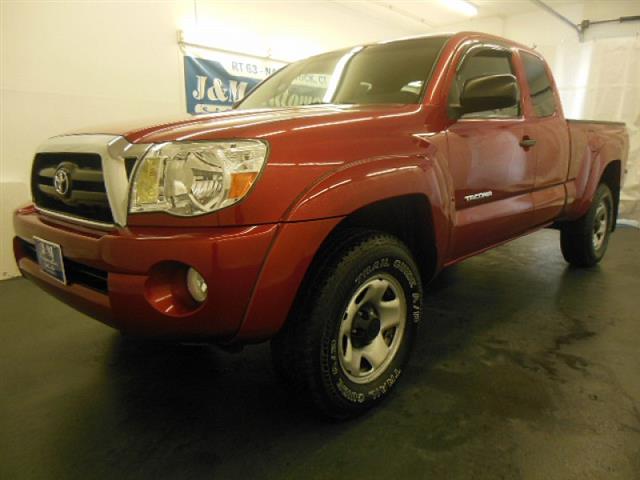 2007 Toyota Tacoma 4wd Access Cab V6 Auto, available for sale in Naugatuck, Connecticut | J&M Automotive Sls&Svc LLC. Naugatuck, Connecticut