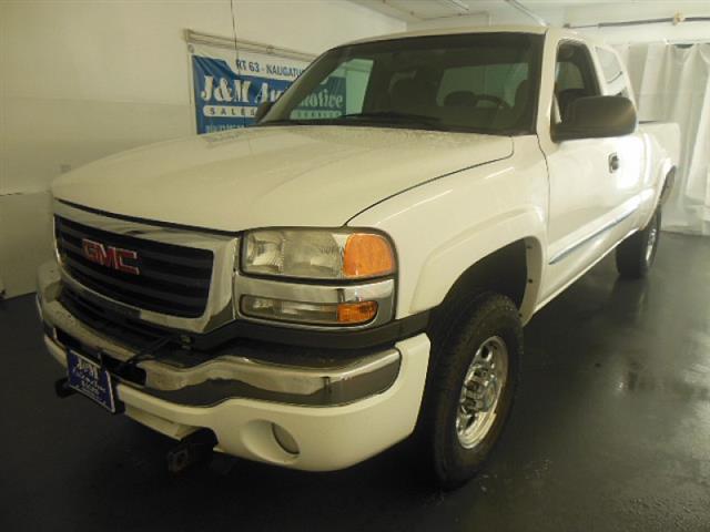 2007 GMC Sierra 2500 Classic 4wd Ext Cab SL, available for sale in Naugatuck, Connecticut | J&M Automotive Sls&Svc LLC. Naugatuck, Connecticut