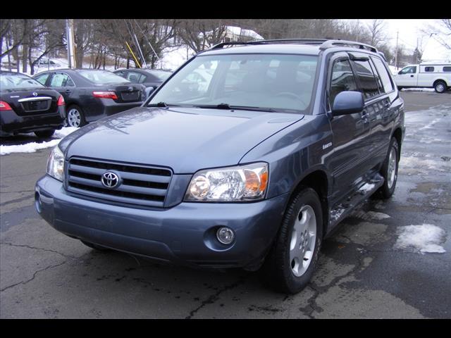 2004 Toyota Highlander Limited, available for sale in Canton, Connecticut | Canton Auto Exchange. Canton, Connecticut