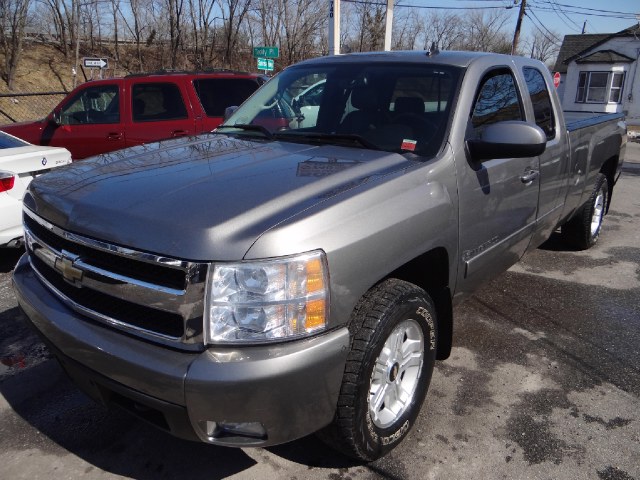 2007 Chevrolet Silverado 1500 4WD Ext Cab 157.5" LT w/1LT, available for sale in West Babylon, New York | SGM Auto Sales. West Babylon, New York