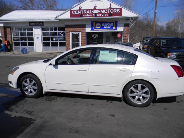 2004 Nissan Maxima 4dr Sdn SE Auto, available for sale in Southborough, Massachusetts | M&M Vehicles Inc dba Central Motors. Southborough, Massachusetts