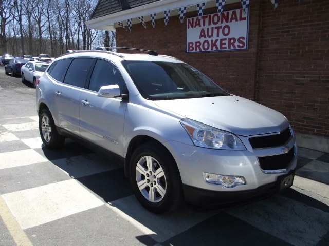 2009 Chevrolet Traverse AWD 4dr LT, available for sale in Waterbury, Connecticut | National Auto Brokers, Inc.. Waterbury, Connecticut