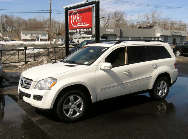 2008 Mercedes-Benz GL-Class 4MATIC 4dr 4.6L, available for sale in Stratford, Connecticut | Wiz Leasing Inc. Stratford, Connecticut