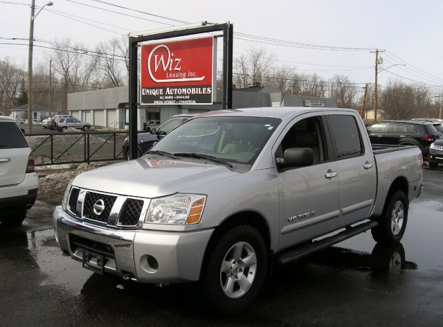 2007 Nissan Titan 4WD Crew Cab SE, available for sale in Stratford, Connecticut | Wiz Leasing Inc. Stratford, Connecticut