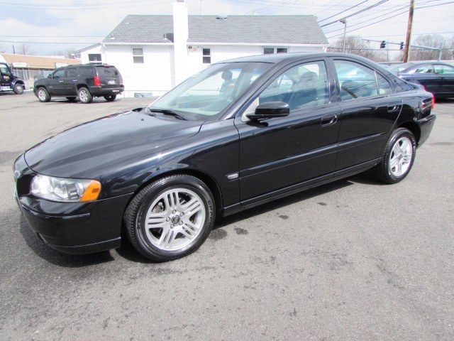 2005 Volvo S60 2.5L Turbo AWD w/Sunroof, available for sale in Milford, Connecticut | Chip's Auto Sales Inc. Milford, Connecticut