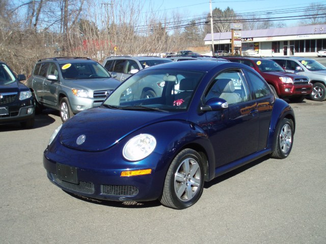 2006 Volkswagen New Beetle Coupe 2dr 2.5L PZEV Automatic, available for sale in Manchester, Connecticut | Vernon Auto Sale & Service. Manchester, Connecticut