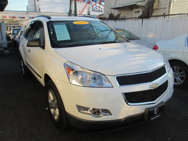 2012 Chevrolet Traverse FWD 4dr LS, available for sale in Middle Village, New York | Road Masters II INC. Middle Village, New York