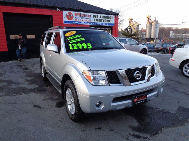 2005 Nissan Pathfinder LE 4WD 4dr SUV, available for sale in Framingham, Massachusetts | Mass Auto Exchange. Framingham, Massachusetts