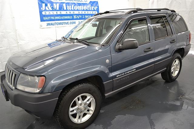 2004 Jeep Grand Cherokee 4wd 4d Wagon Laredo, available for sale in Naugatuck, Connecticut | J&M Automotive Sls&Svc LLC. Naugatuck, Connecticut
