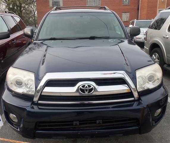 2006 Toyota 4Runner 4dr SR5 V8 Auto (Natl), available for sale in Bladensburg, Maryland | Decade Auto. Bladensburg, Maryland
