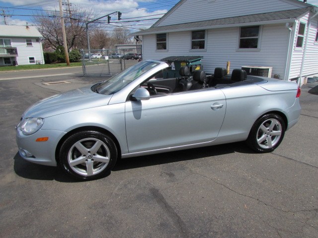2007 Volkswagen Eos 2dr Convertible DSG 2.0T, available for sale in Milford, Connecticut | Chip's Auto Sales Inc. Milford, Connecticut