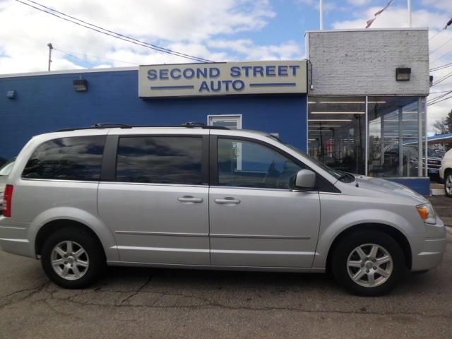2010 Chrysler Town & Country 4dr Wgn Touring, available for sale in Manchester, New Hampshire | Second Street Auto Sales Inc. Manchester, New Hampshire