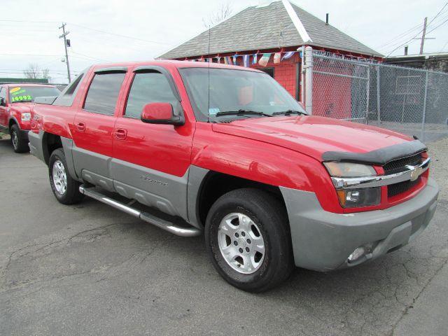 2002 Chevrolet Avalanche 1500 4dr Crew Cab 4WD, available for sale in Framingham, Massachusetts | Mass Auto Exchange. Framingham, Massachusetts