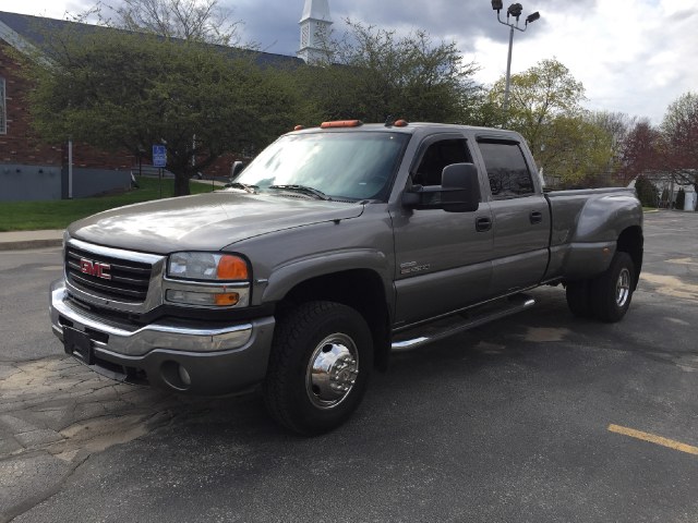 2006 GMC Sierra 3500 Crew Cab 167" WB 4WD DRW SLT, available for sale in Waterbury, Connecticut | Platinum Auto Care. Waterbury, Connecticut