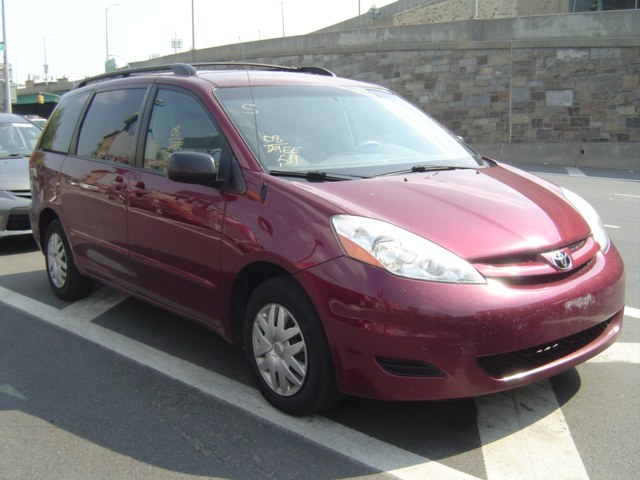 2008 Toyota Sienna LE, available for sale in Brooklyn, New York | NY Auto Auction. Brooklyn, New York