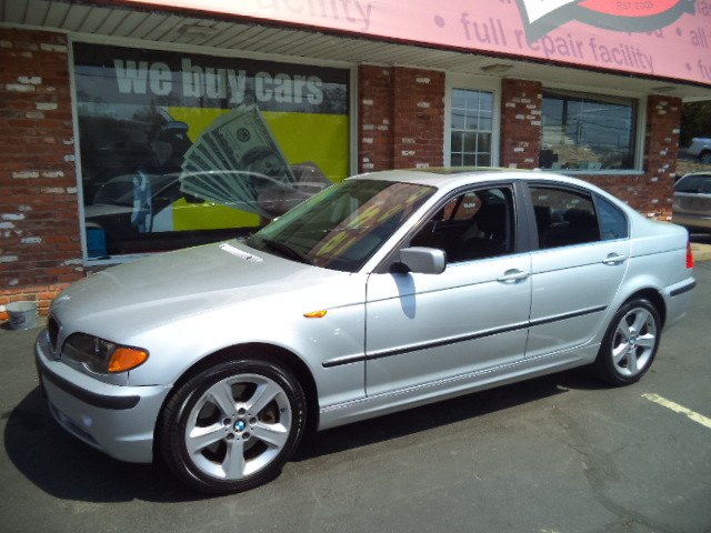 2004 BMW 3 Series 330xi 4dr Sdn AWD, available for sale in Naugatuck, Connecticut | Riverside Motorcars, LLC. Naugatuck, Connecticut
