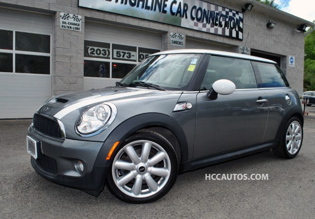 2010 MINI Cooper Hardtop 2dr Cpe S, available for sale in Waterbury, Connecticut | Highline Car Connection. Waterbury, Connecticut