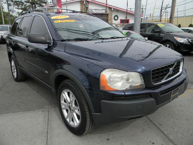 2004 Volvo XC90 4dr 2.9L Twin Turbo AWD w/3rd , available for sale in Bridgeport, Connecticut | Lada Auto Sales. Bridgeport, Connecticut