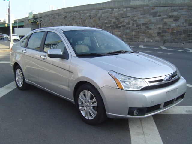 2010 Ford Focus 4dr Sdn SEL, available for sale in Brooklyn, New York | NY Auto Auction. Brooklyn, New York
