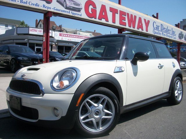 2010 MINI Cooper Hardtop 2dr Cpe S, available for sale in Jamaica, New York | Gateway Car Dealer Inc. Jamaica, New York