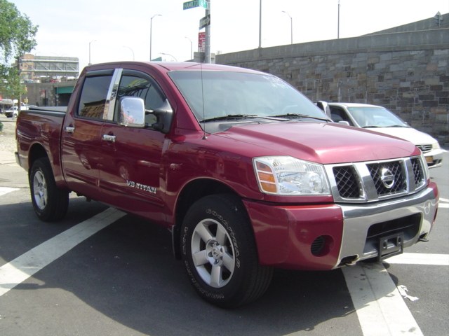 2005 Nissan Titan SE CREW CAB 4WD, available for sale in Brooklyn, New York | NY Auto Auction. Brooklyn, New York