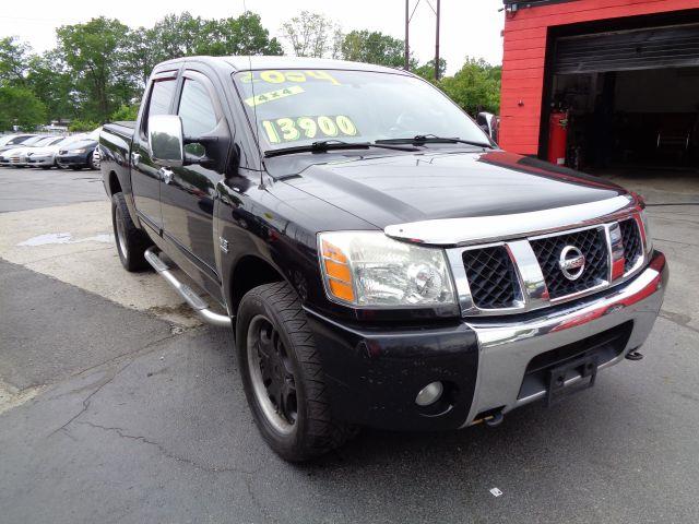 2004 Nissan Titan SE 4dr Crew Cab 4WD SB, available for sale in Framingham, Massachusetts | Mass Auto Exchange. Framingham, Massachusetts