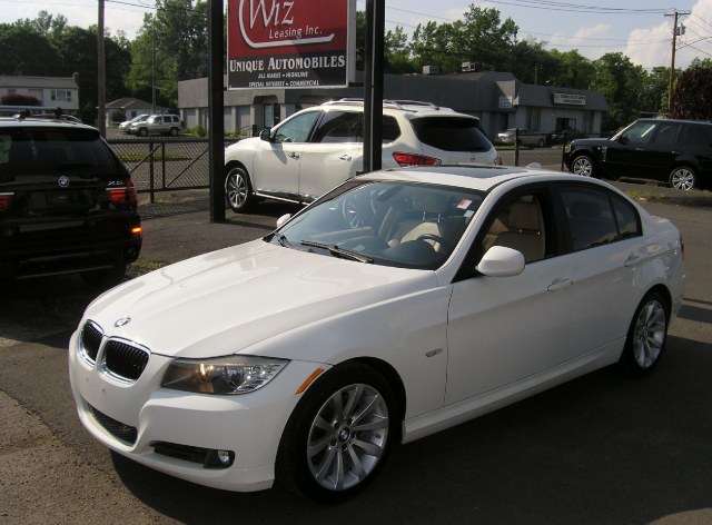 2009 BMW 3 Series 4dr Sdn 328i RWD, available for sale in Stratford, Connecticut | Wiz Leasing Inc. Stratford, Connecticut
