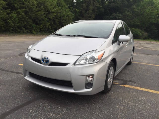 2010 Toyota Prius 5dr HB III (Natl), available for sale in Waterbury, Connecticut | Platinum Auto Care. Waterbury, Connecticut