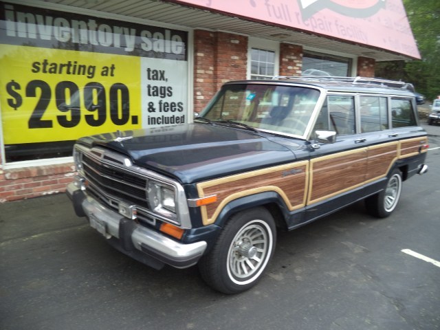 1989 Jeep Grand Wagoneer 4dr Wagon 4WD, available for sale in Naugatuck, Connecticut | Riverside Motorcars, LLC. Naugatuck, Connecticut