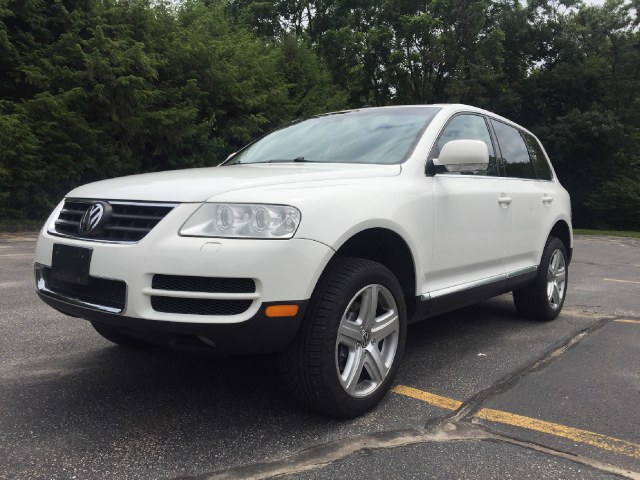 2004 Volkswagen Touareg 4dr V8, available for sale in Waterbury, Connecticut | Platinum Auto Care. Waterbury, Connecticut