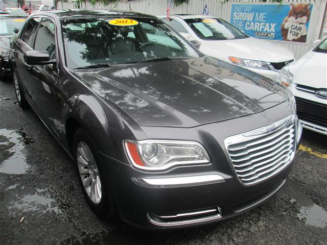 2013 Chrysler 300 4dr Sdn, available for sale in Middle Village, New York | Road Masters II INC. Middle Village, New York