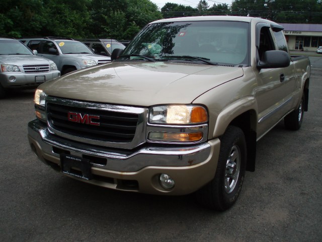 2004 GMC Sierra 1500 Ext Cab 143.5" WB 4WD SLE, available for sale in Manchester, Connecticut | Vernon Auto Sale & Service. Manchester, Connecticut