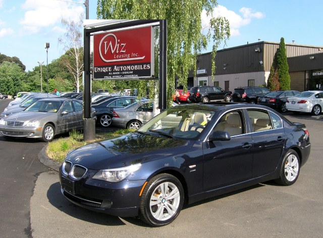 2010 BMW 5 Series 4dr Sdn 528i xDrive AWD, available for sale in Stratford, Connecticut | Wiz Leasing Inc. Stratford, Connecticut