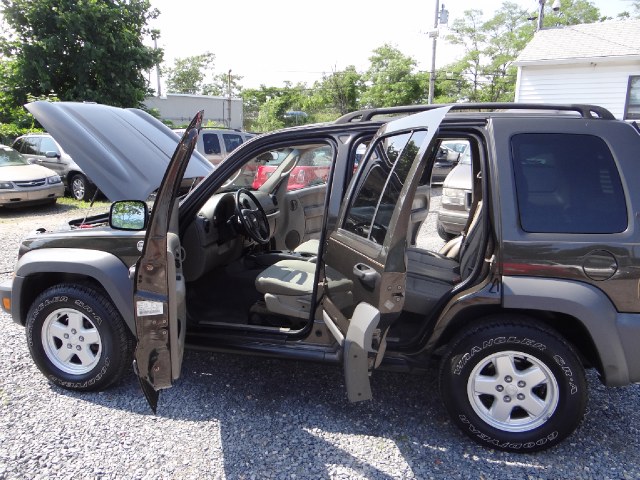 2005 Jeep Liberty 4dr Sport 4WD, available for sale in West Babylon, New York | SGM Auto Sales. West Babylon, New York