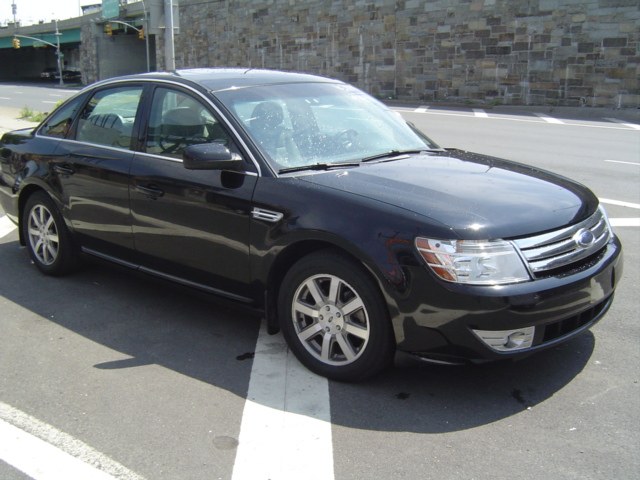 2008 Ford Taurus 4dr Sdn SEL FWD, available for sale in Brooklyn, New York | NY Auto Auction. Brooklyn, New York