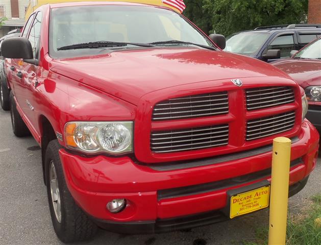 2004 Dodge Ram 1500 4dr Quad Cab 140.5" WB 4WD, available for sale in Bladensburg, Maryland | Decade Auto. Bladensburg, Maryland