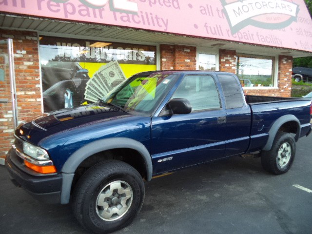 2000 Chevrolet S-10 Ext Cab 123" WB 4WD, available for sale in Naugatuck, Connecticut | Riverside Motorcars, LLC. Naugatuck, Connecticut