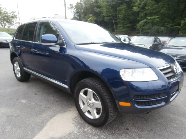 2006 Volkswagen Touareg 4dr 3.2L V6 *Ltd Avail*, available for sale in Waterbury, Connecticut | Jim Juliani Motors. Waterbury, Connecticut