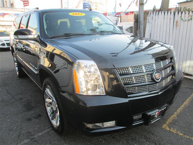 2012 Cadillac Escalade ESV AWD 4dr Premium/Navi/TV, available for sale in Middle Village, New York | Road Masters II INC. Middle Village, New York